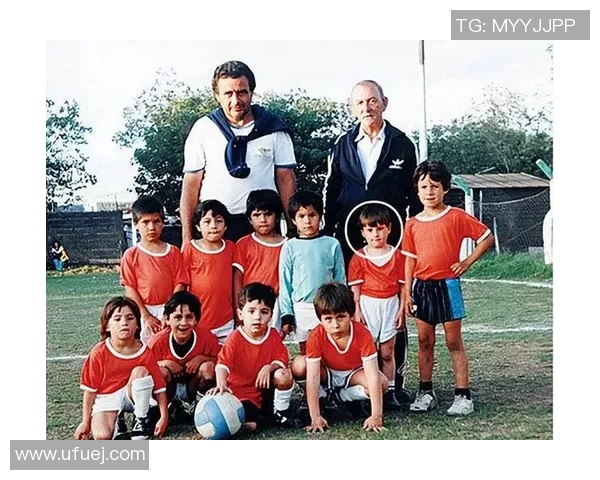 追寻足球梦想的足坛巨星们童年故事与成长历程